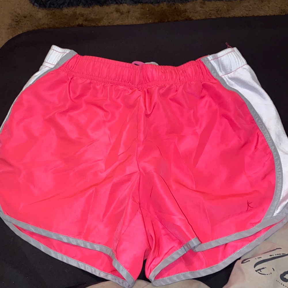 Walmart shorts size medium